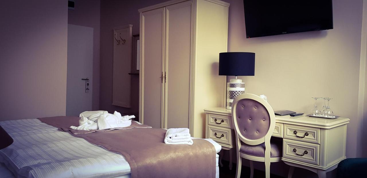 Belga Boutique Panzio Hotell Debrecen Eksteriør bilde